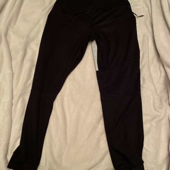 Nike tech pants size Xl in kids and good quality, also fits adult small - Picture 4 of 5
